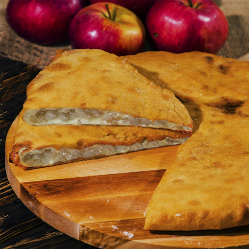Пирог с яблоком и корицей