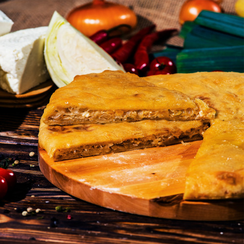 Осетинский пирог с капустой и сыром (Кабускаджын) Осетинский пирог с капустой и сыром (Кабускаджын)